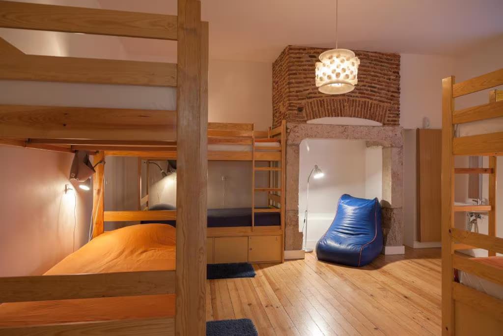 6 Bed Mixed Shared Room — photo 3